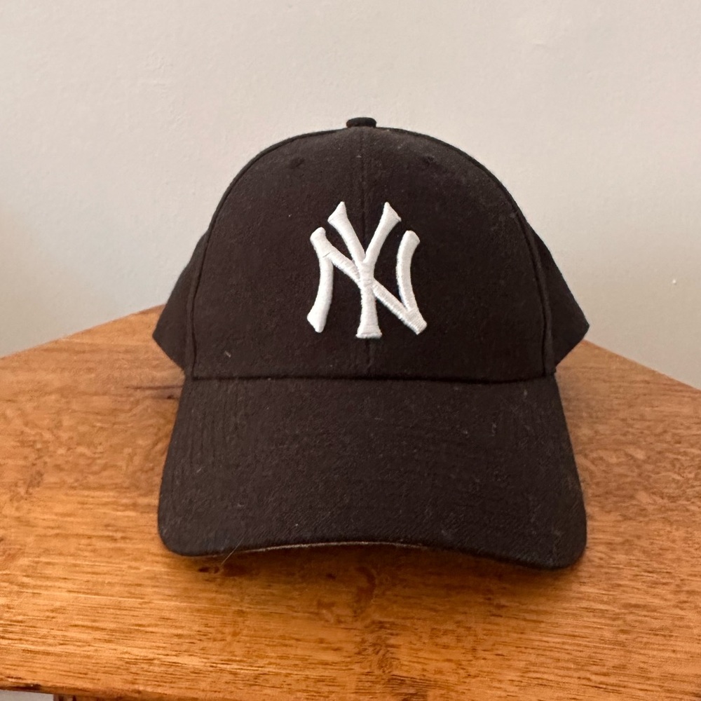 Never worn NY Yankees Cap
